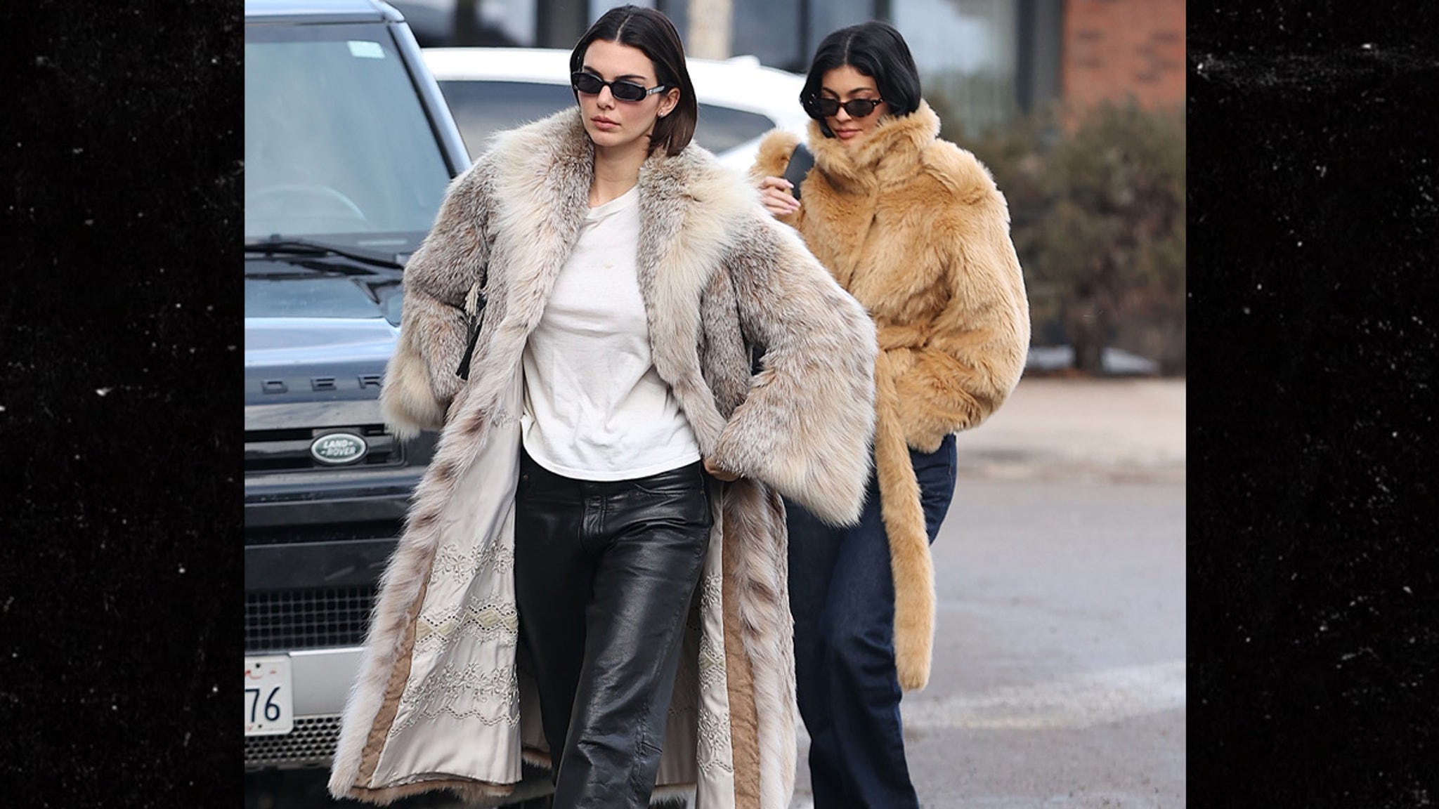 Kendall e Kylie Jenner são chiques, mas relaxadas no almoço em Aspen