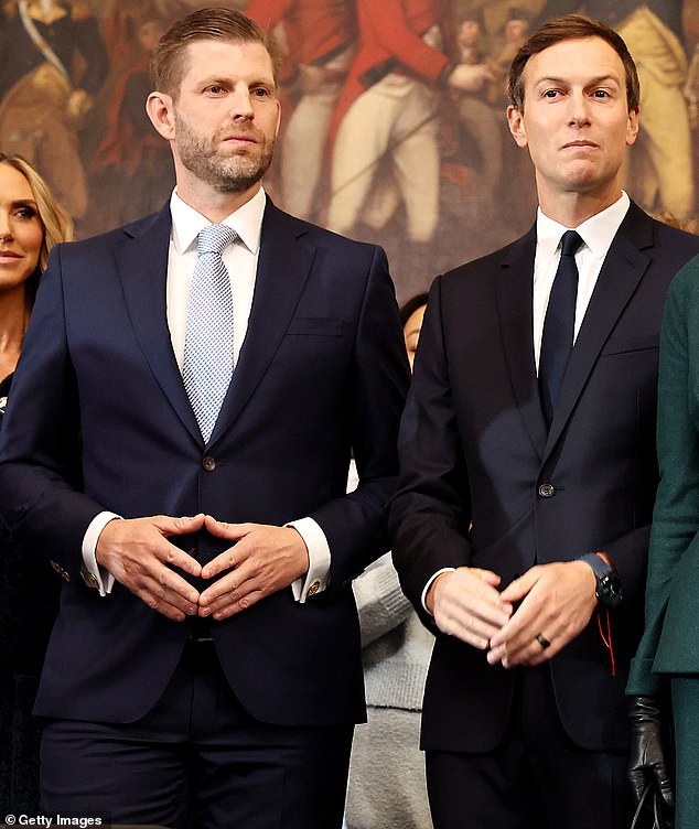 Lara Trump repreende o marido Eric por gesto incomum na posse