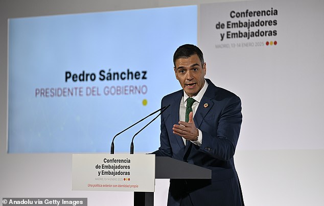 Agora, o primeiro-ministro espanhol prometeu uma proibição total à compra de casas por britânicos não residentes, depois de ameaçar introduzir um imposto sobre a propriedade de 100% para cidadãos não pertencentes à UE.