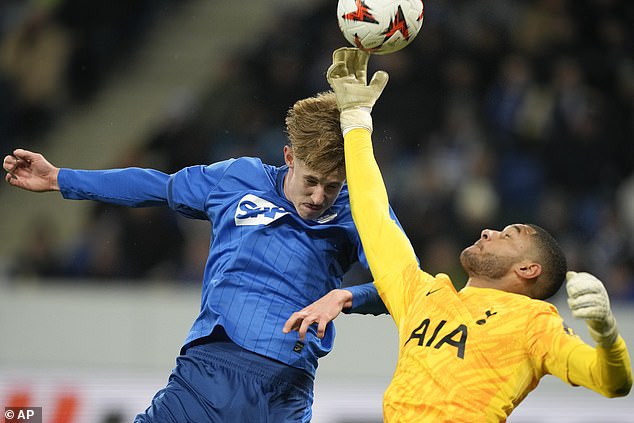 Estrela do Tottenham envia postagem chocada de uma palavra após pênalti bizarro do Hoffenheim